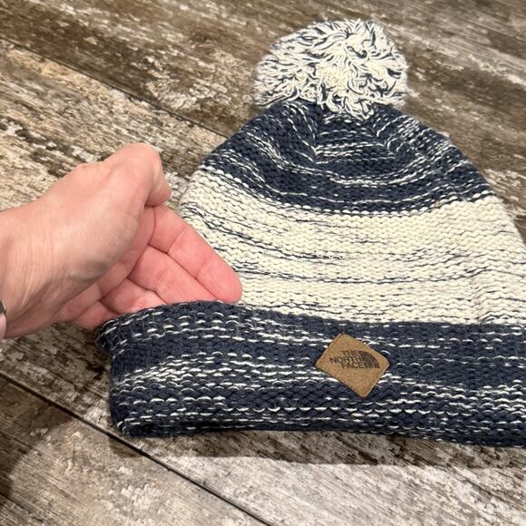 North Face Hat Beanie Pom Pom Knit Blue White Striped Winter Warm Outdoor‎ NWOT - Picture 3 of 6